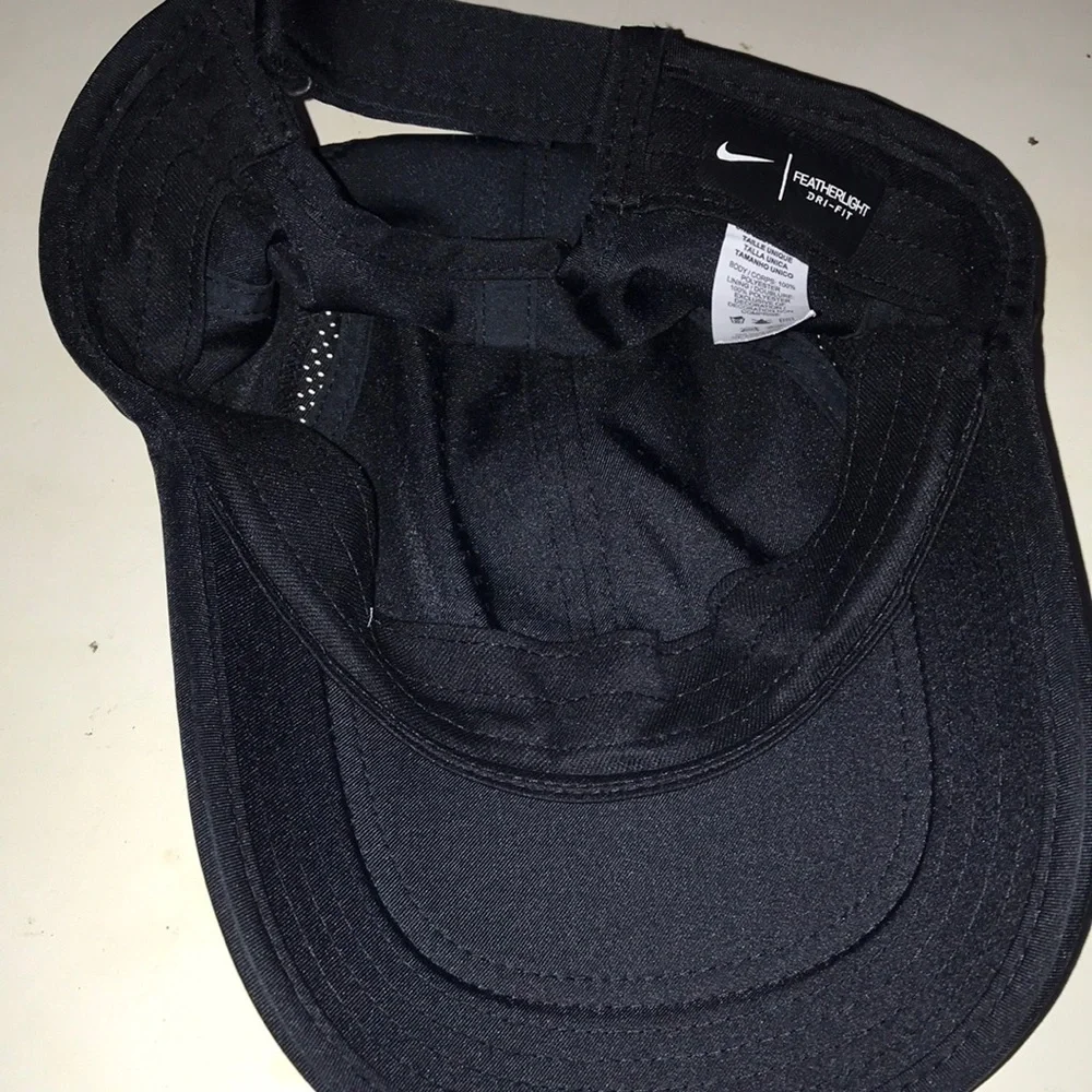 Nike Mens Black Performance Featherlight Dri-FIT Swoosh Cap Adjustable Hat